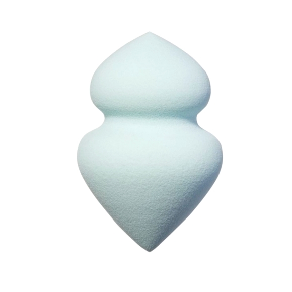ELF On Point Concealing Sponge for liquids or creams NEW - Picture 1 of 2